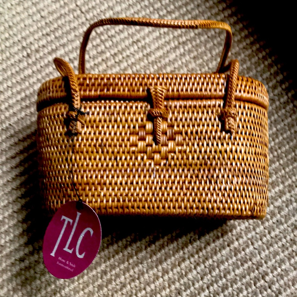 TLC Handwoven small handbag. Golden Honey color.
